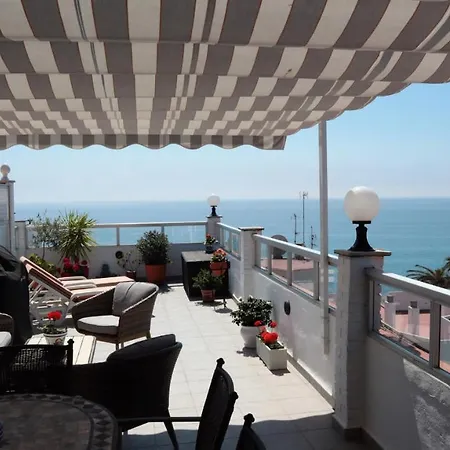 Penthouse Seaview Centro Casasol 内尔哈