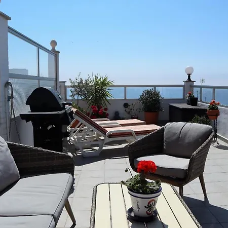 Penthouse Seaview Centro Casasol 公寓 *