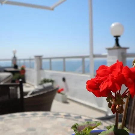 Penthouse Seaview Centro Casasol * 内尔哈